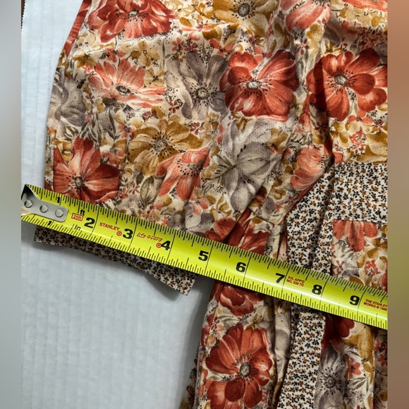 1970s BELLE FRANCE Floral Prairie Peasant Ruffle Dress
Jane Schaffhausen Size 10 - Picture 10 of 12